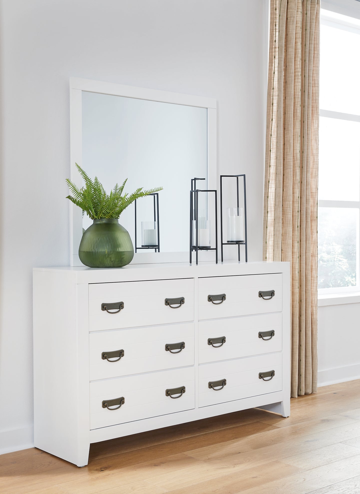 Binterglen King Panel Bed with Mirrored Dresser and Chest