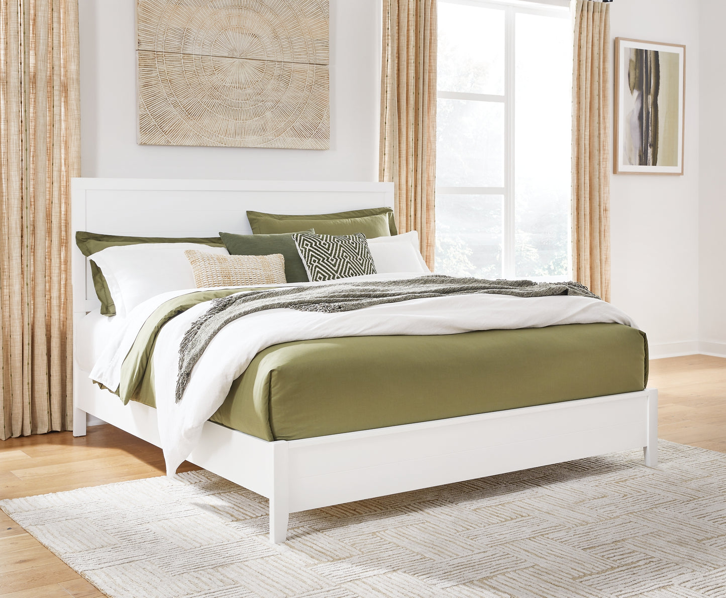 Binterglen King Panel Bed with Mirrored Dresser and Chest