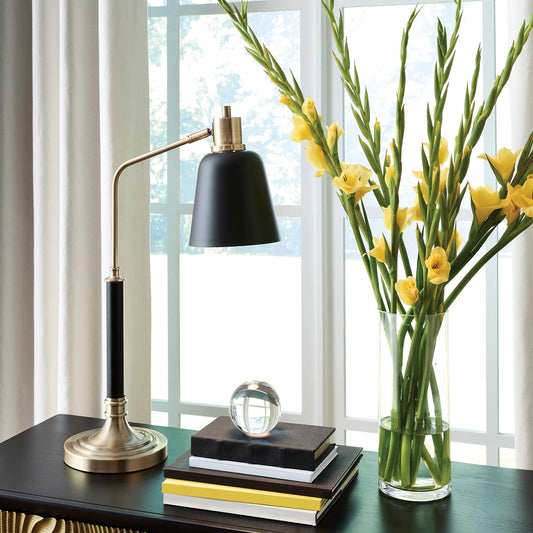 Clairwell Metal Desk Lamp (1/CN)