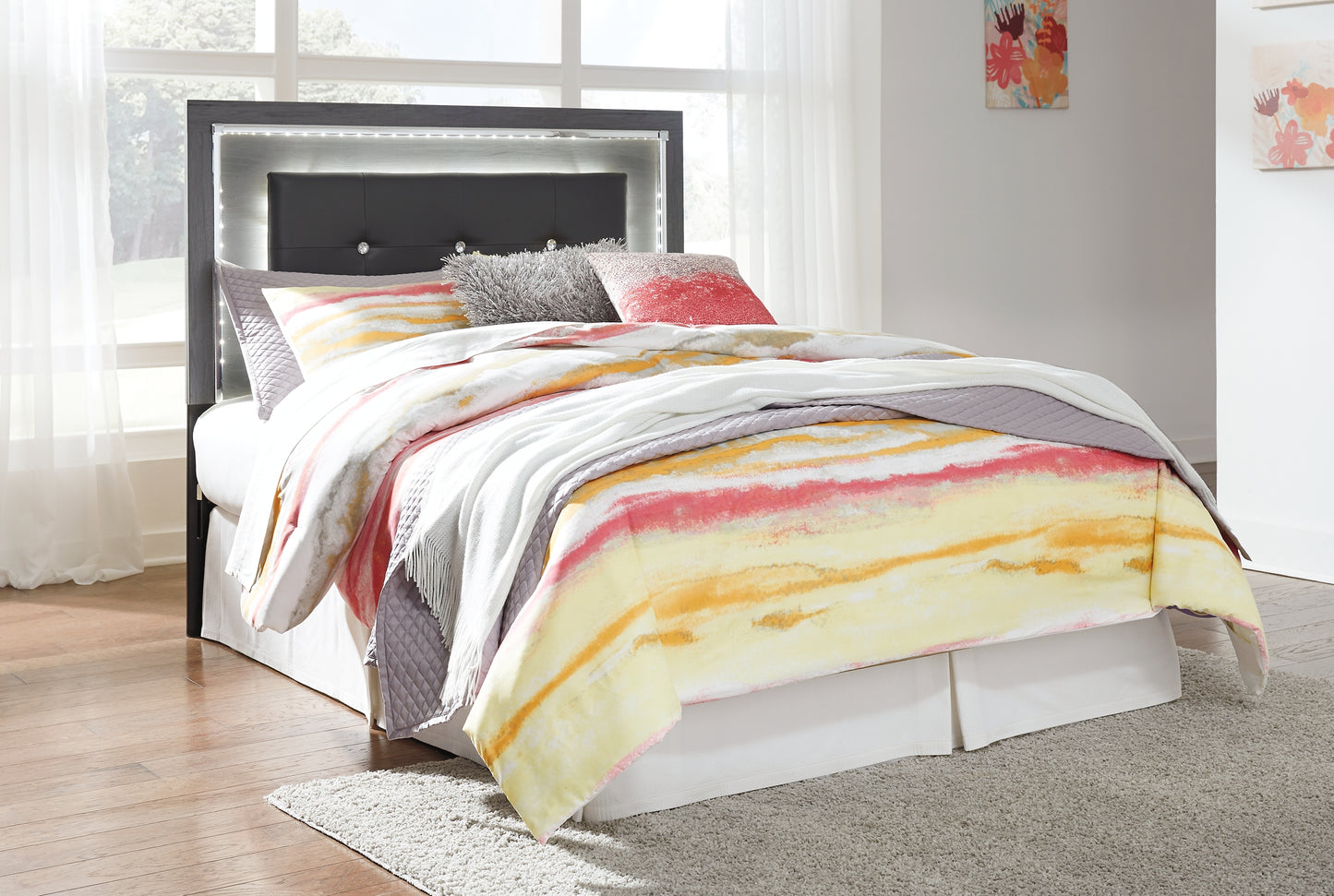 Lodanna Full Upholstered Panel Headboard Bed with Mirrored Dresser